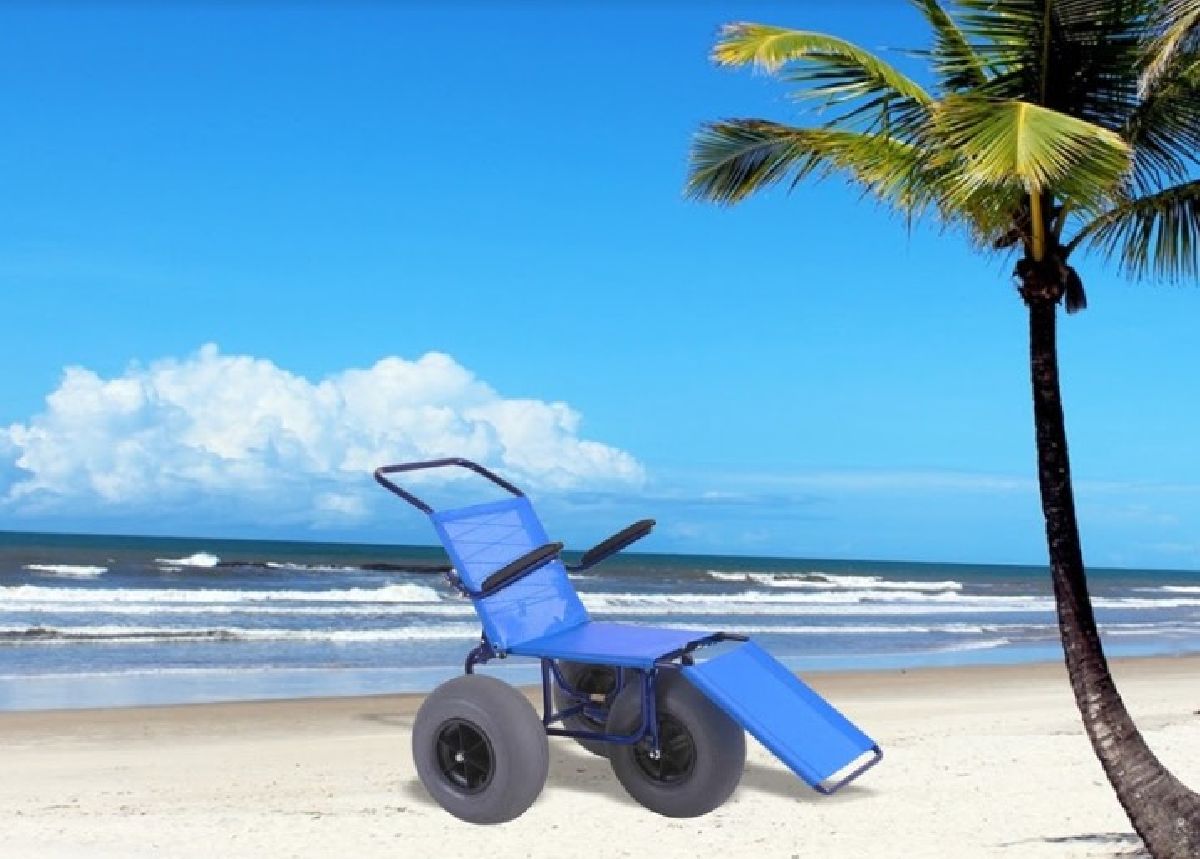 Cadeira anfíbia é novidade do Jardim Atlantico Beach Resort