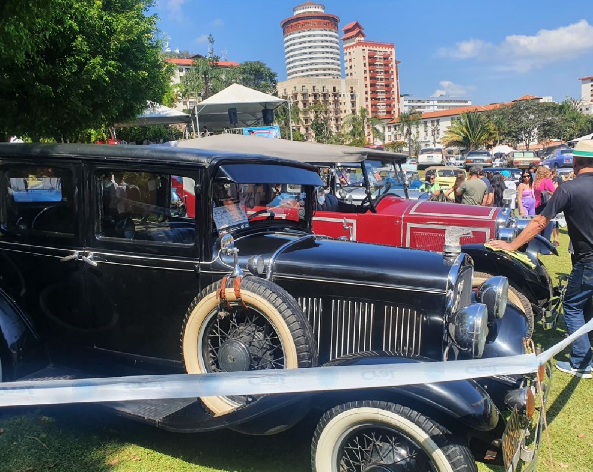 EBAA 2024: pelo menos 1.000 carros para exposição e venda estão sendo esperados no jardim da Praça Adhemar de Barros, em Águas de Lindóia