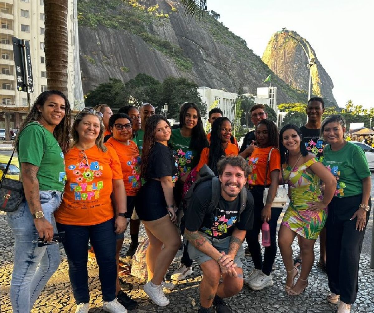 ONG Favela Mundo leva 25 jovens do Caju para visitar o Parque Bondinho Pão de Açúcar®