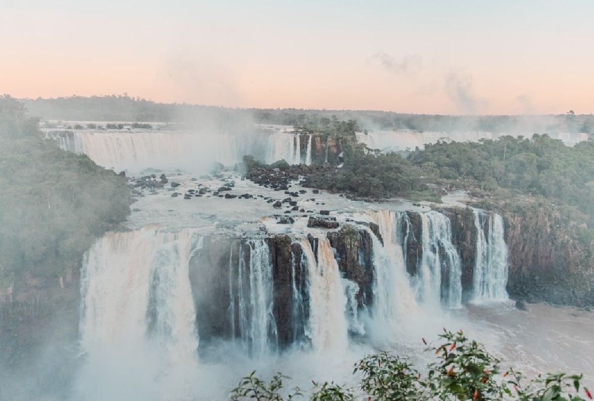 Parque Nacional do Iguaçu terá Amanhecer nas Cataratas extra no Dia das Mães
