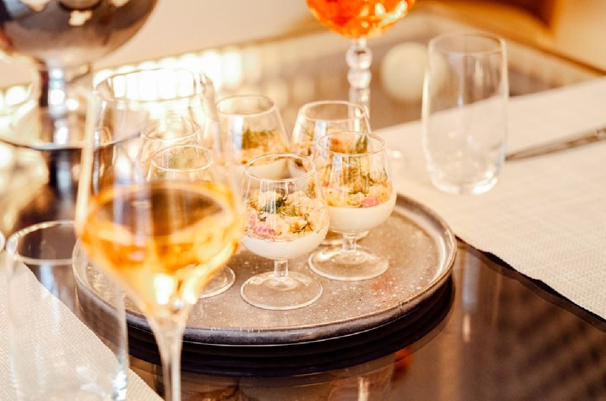 Champagne, Gastronomia e Elegância: Uma Noite Inesquecível no Rivages, em Paris