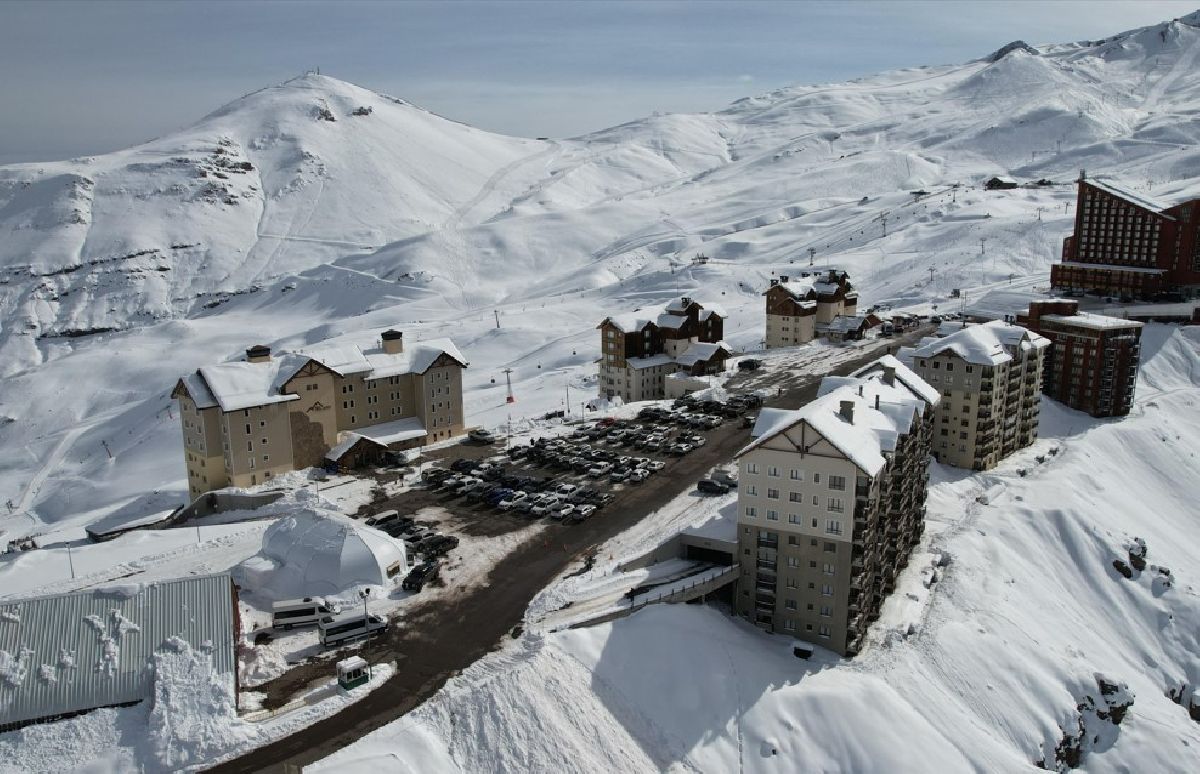 Valle Nevado antecipa abertura e recebe grande número de visitantes no primeiro fim de semana da temporada 2025