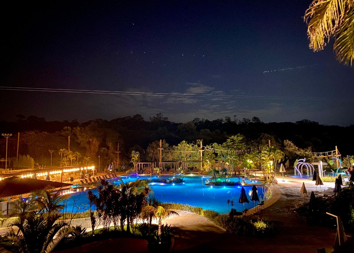 Tirolesa, patinação no gelo e programação temática movimentam temporada no Cyan Resort by Atlântica