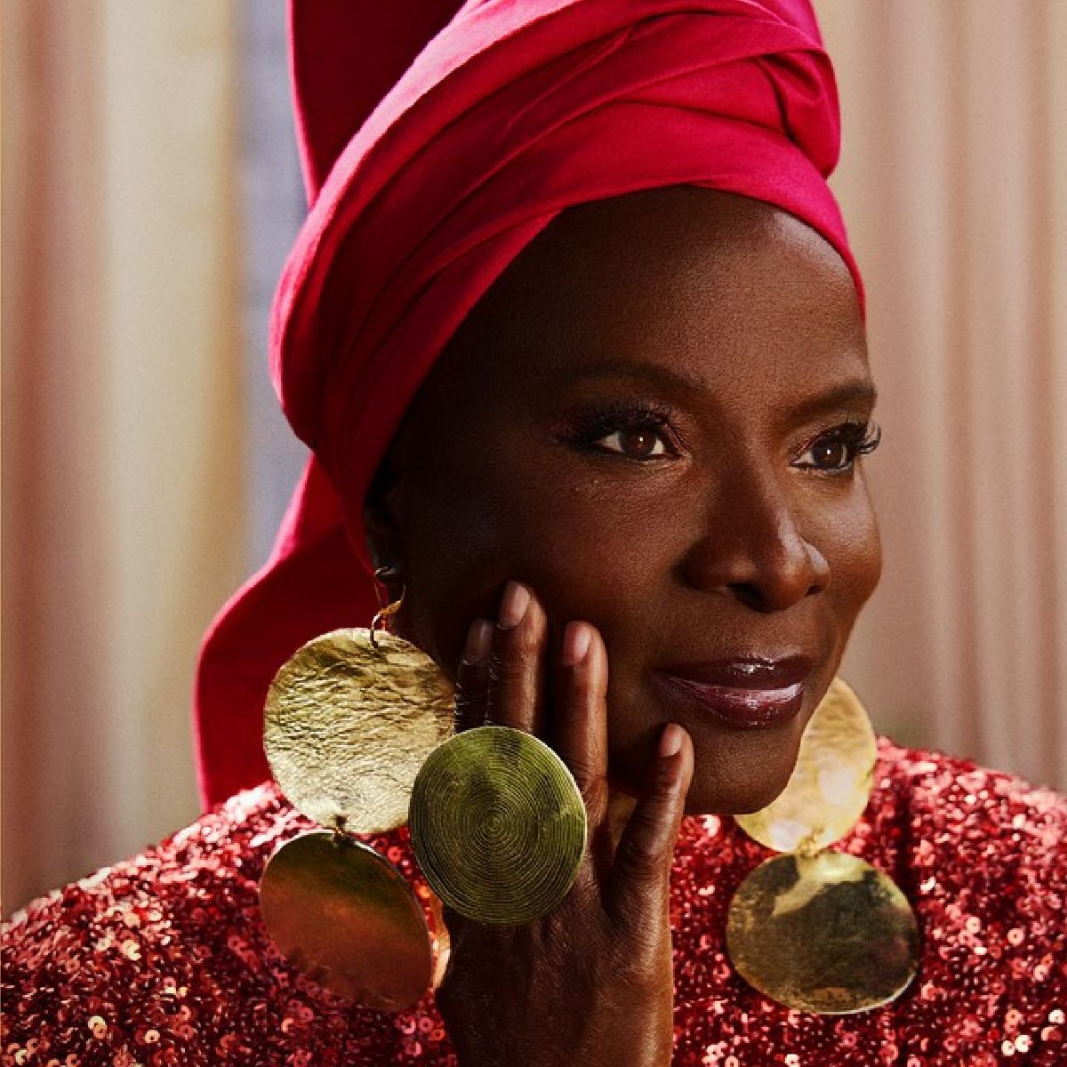 Festival Convergências, em Brasília, anuncia show de Angélique Kidjo