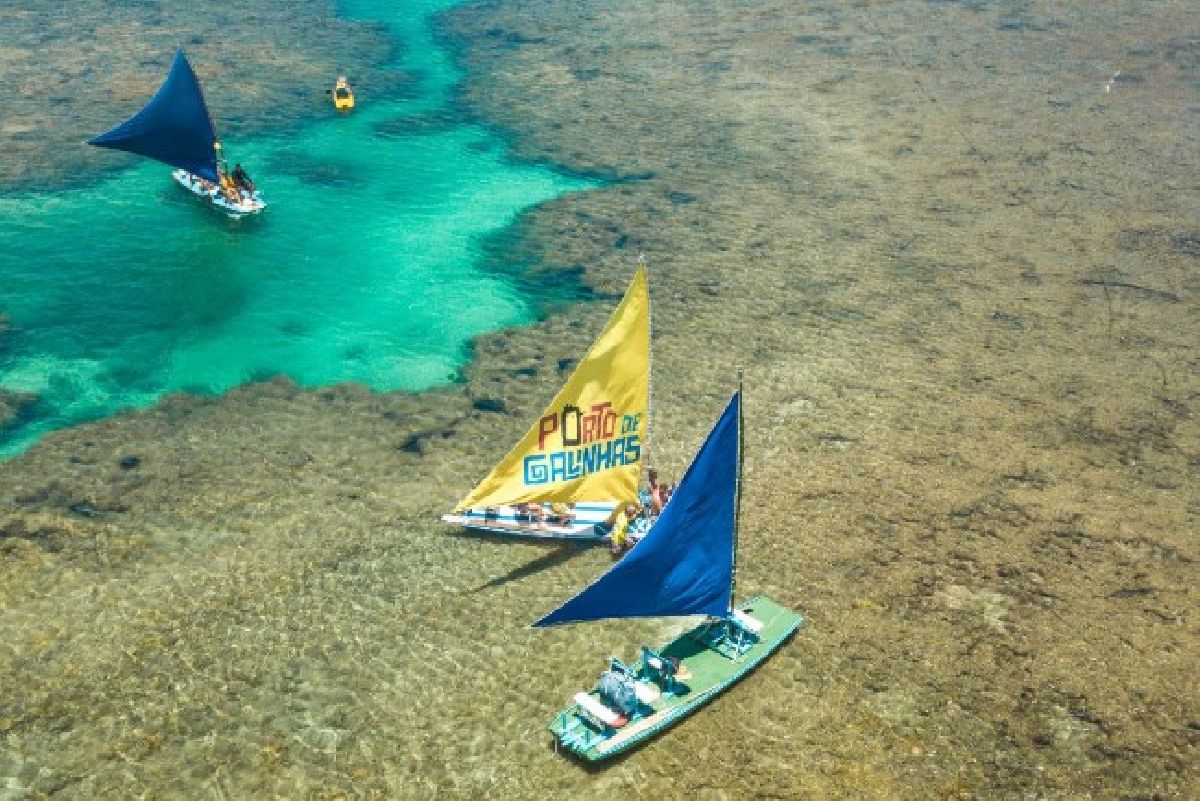 Porto de Galinhas é o destino mais vendido em 2024 no Nordeste do Brasil, segundo o anuário da Braztoa 2025