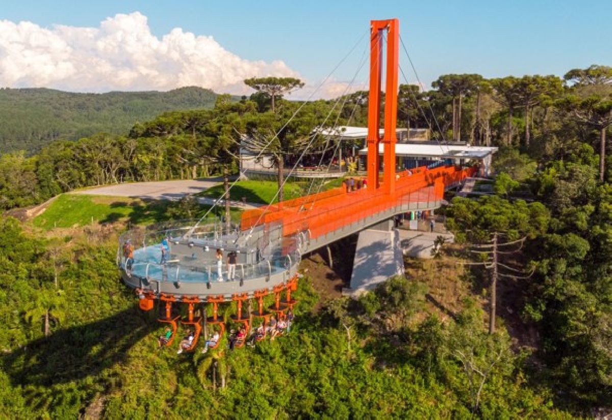 Férias de julho no Skyglass Canela ainda dá tempo para curtir a natureza, se aventurar e fazer um passeio perfeito com a família