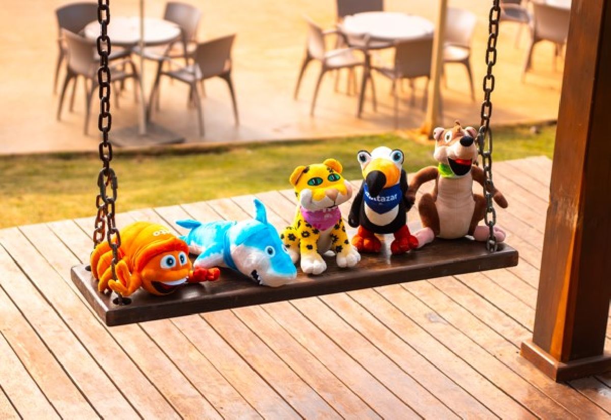 Mascotes do Blue Park ganham versão em pelúcia e fortalecem vínculo emocional com visitantes