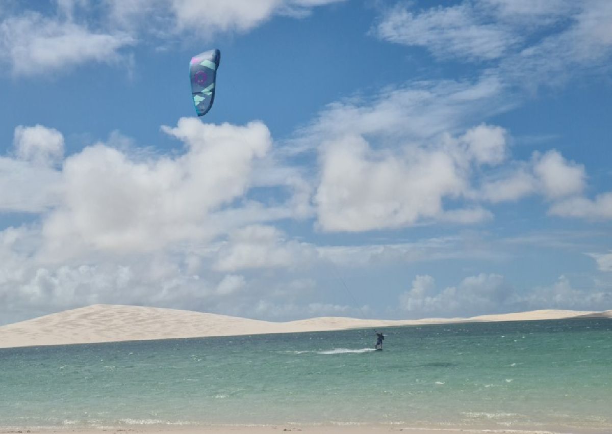 Temporada de vento movimenta turismo esportivo nos Lençóis Maranhenses e pousadas autorais