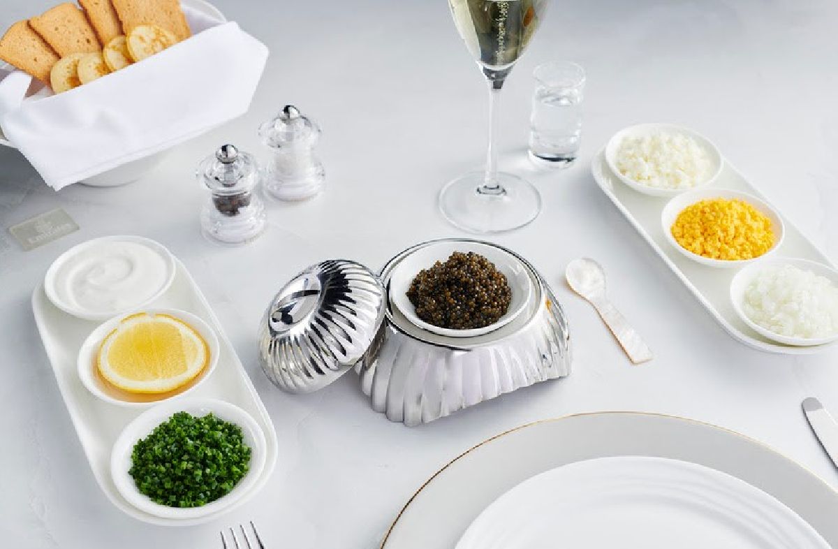 Emirates registra aumento de 30% no consumo de caviar entre passageiros da primeira classe
