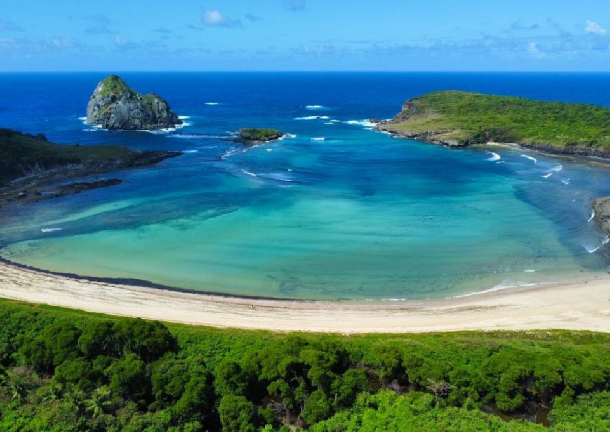 Fernando de Noronha registra crescimento na ocupação hoteleira e aumento de visitantes no 1º semestre de 2025