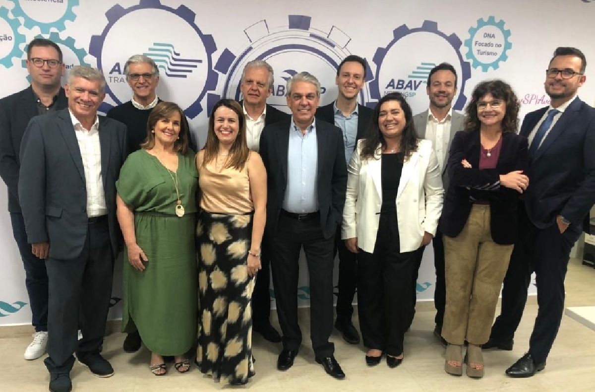 Com 40% de mulheres e 65% do interior, nova diretoria da Abav-SP | Aviesp toma posse para o biênio 2025/2027