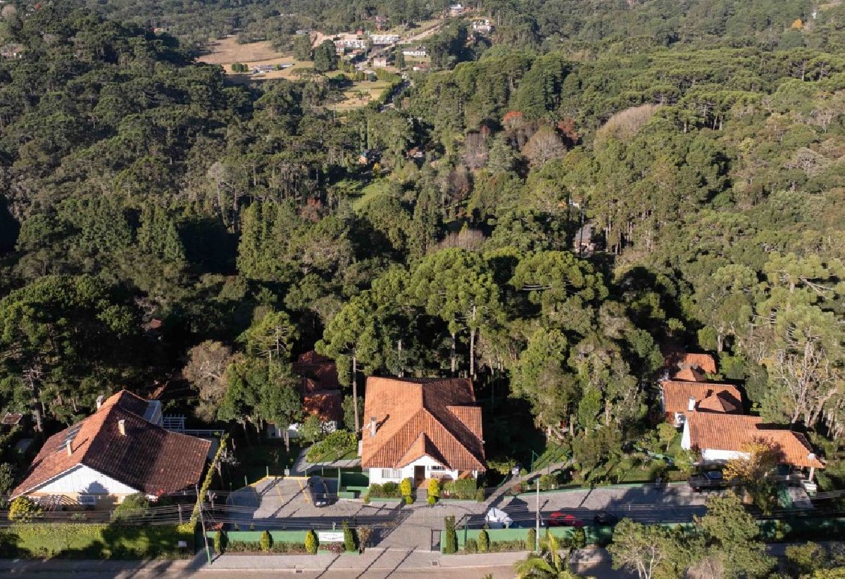 Fim de ano em Monte Verde promete clima natalino, charme europeu e hospedagens inesquecíveis