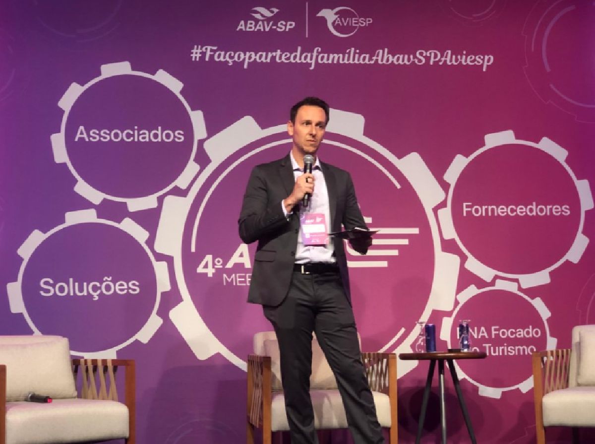 Palestras, debates e tecnologia movimentam a abertura do 4º Abav Meeting-SP