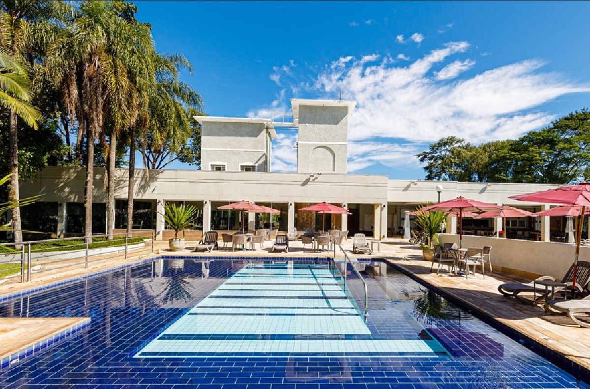 Serra Negra em alta: hotel histórico celebra mais de 80 anos de arquitetura clássica e se reinventa com lazer completo e piscina aquecida