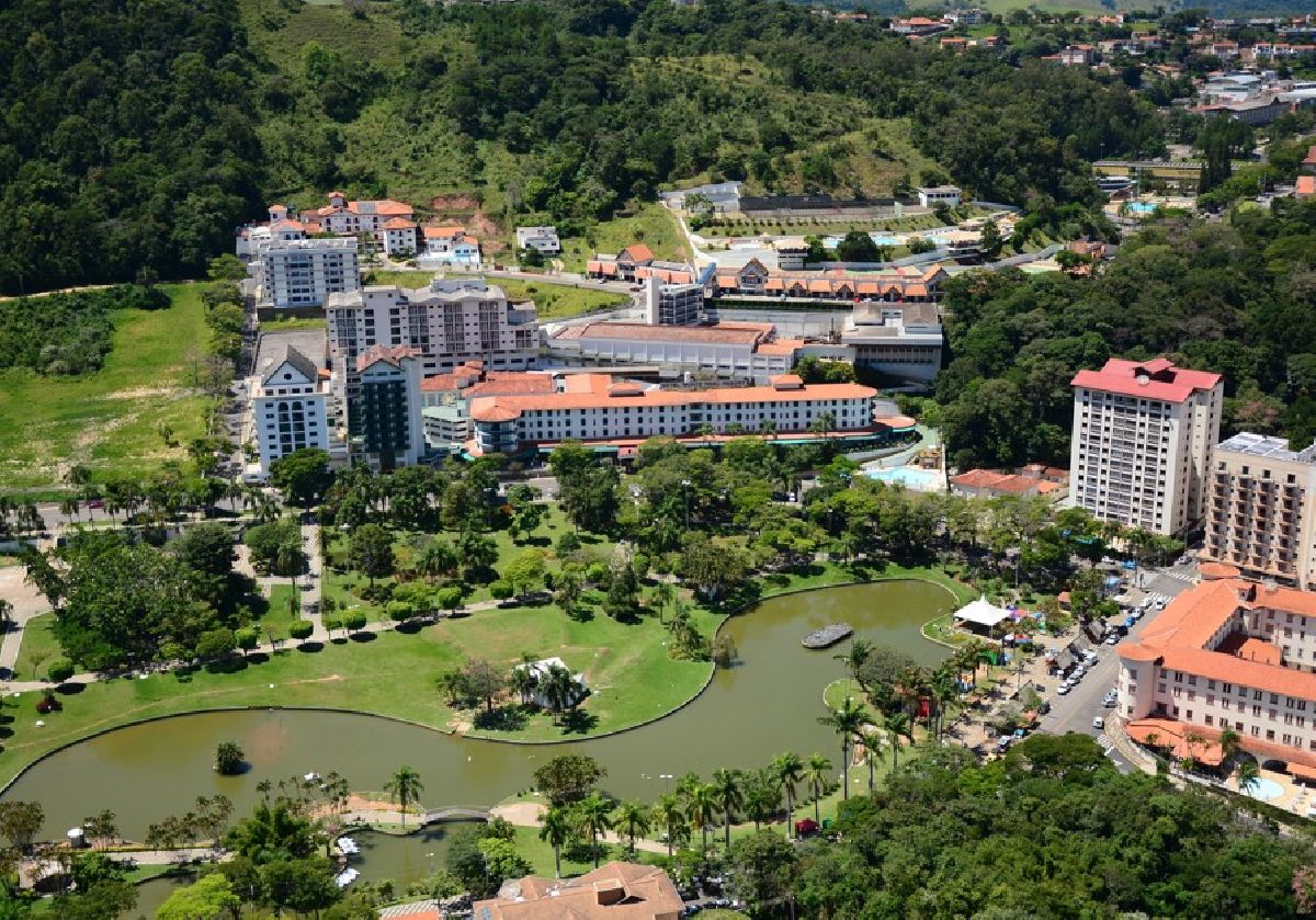 Hotel Monte Real aposta em recreação todos os dias e gastronomia completa para férias de verão em família