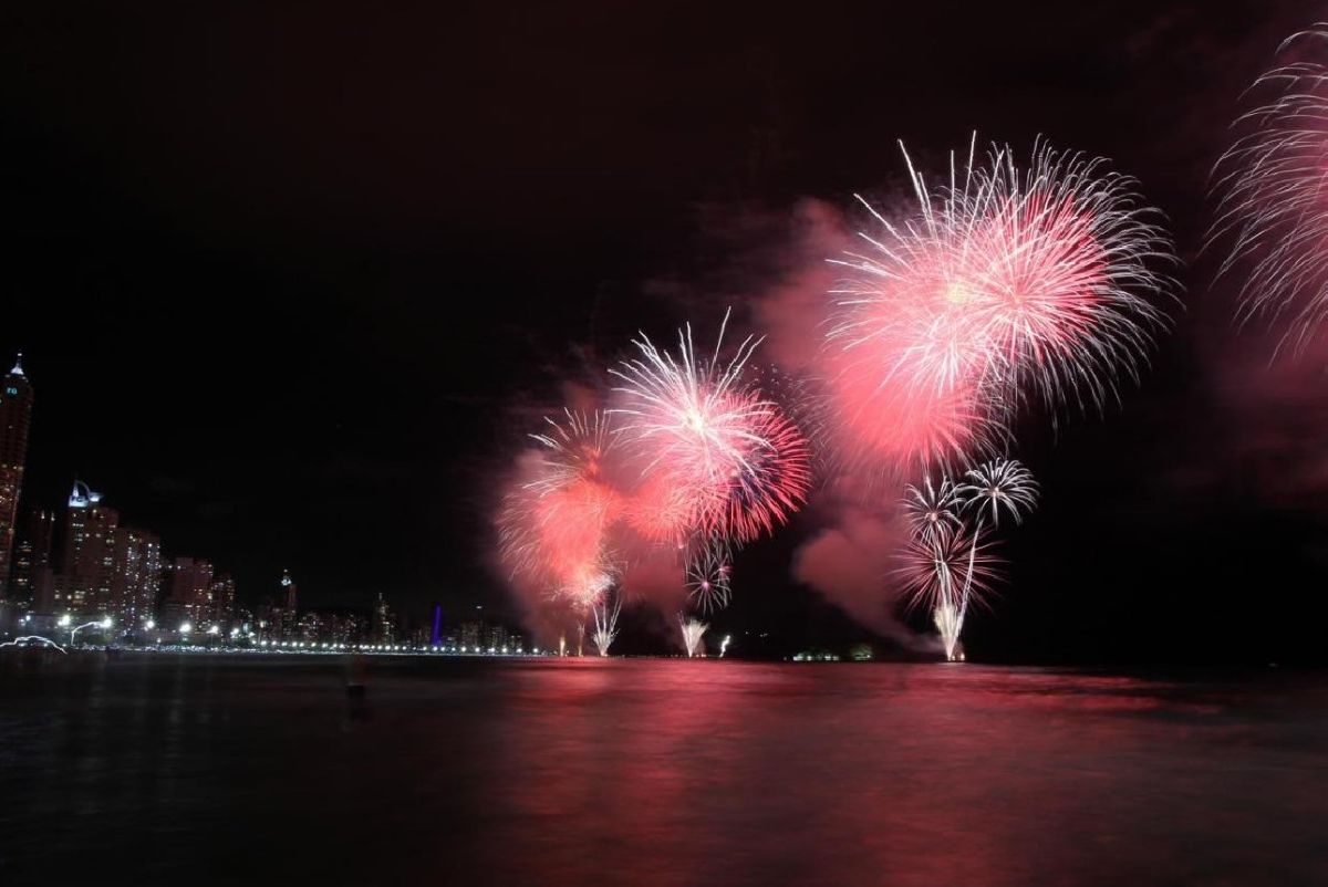 Réveillon de Balneário Camboriú será com alto movimento e show de fogos de 15 minutos na Praia Central