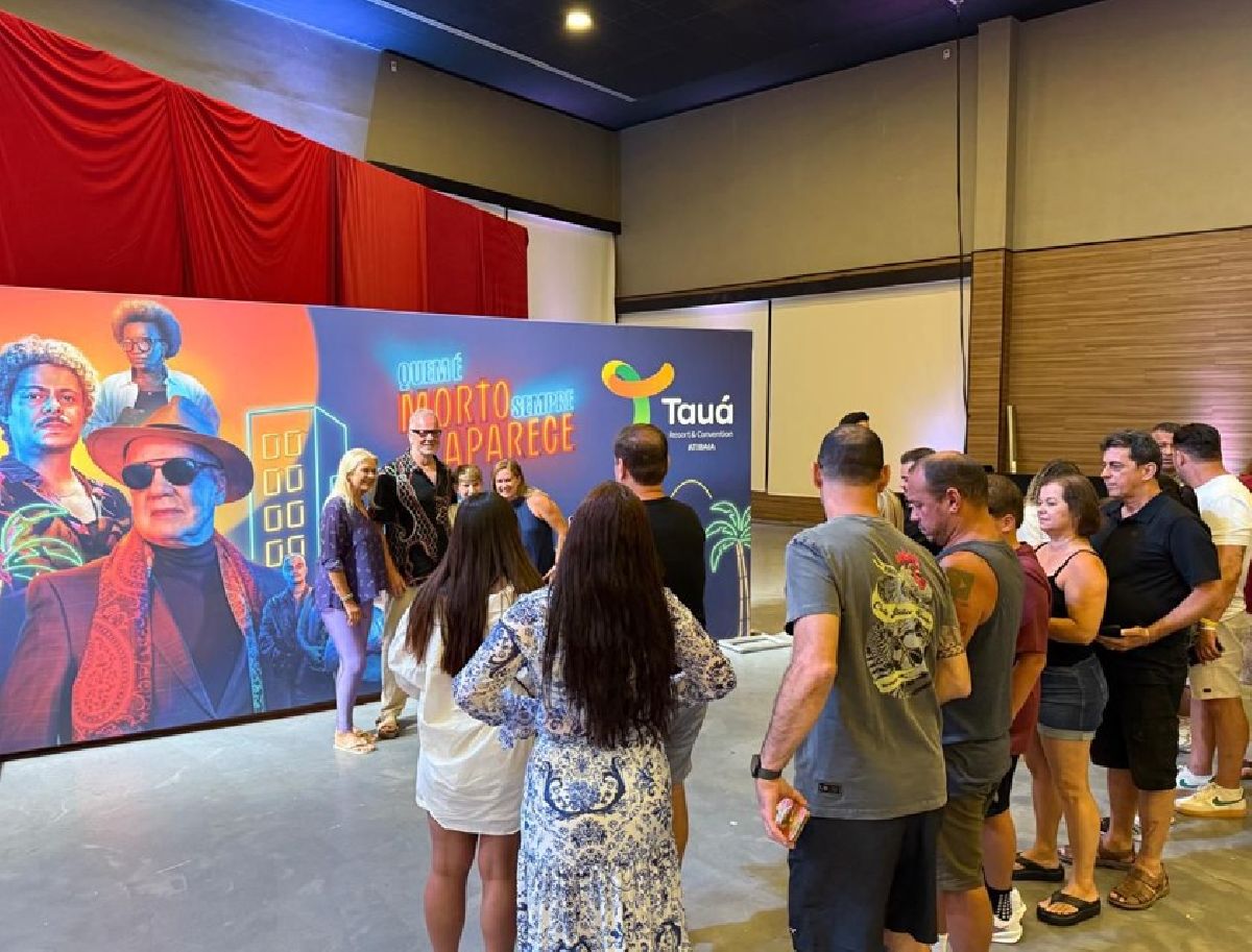 Hóspedes do Tauá Atibaia participam de sessão especial de cinema com o ator Luiz Fernando Guimarães