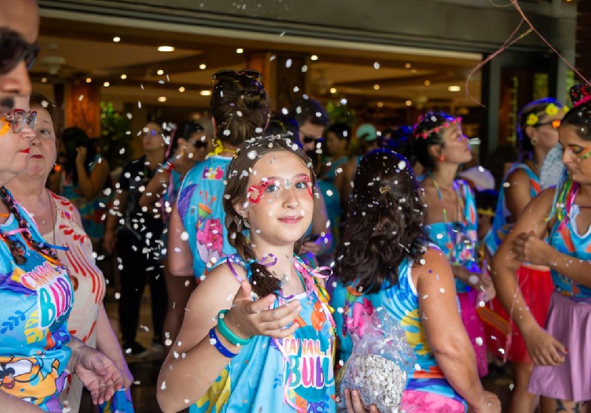 Blue Tree Hotels celebra o Carnaval 2026 com campanha que transforma a folia em um gesto de gentileza