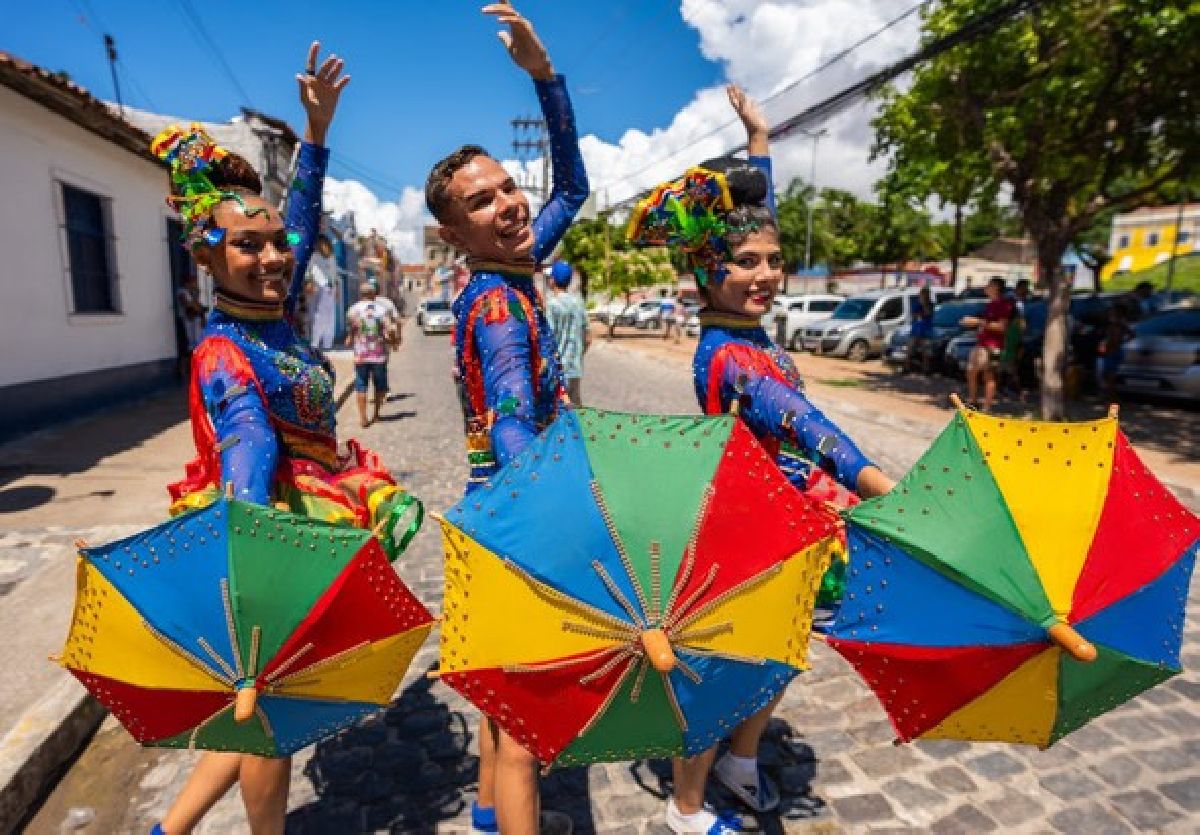 Emissões de passagens aéreas internacionais para o Carnaval do Recife crescem quase 50% em 2026