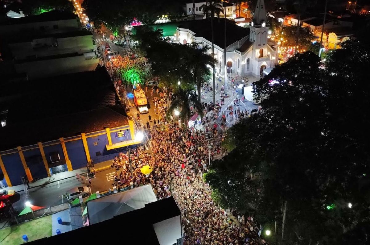 Carnaval de São Pedro reúne mais de 15 mil foliões no primeiro fim de semana e deve alcançar 30 mil turistas até quarta-feira
