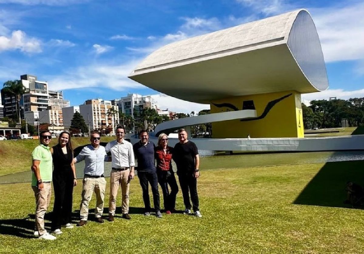 Curitiba Convention recebe players à frente do novo voo direto Curitiba-Lisboa