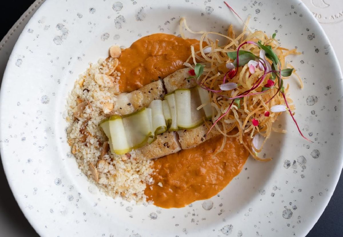 Alta gastronomia à beira-mar: Sais Beach Living Hotel reinventa sabores com sofisticação em Maceió