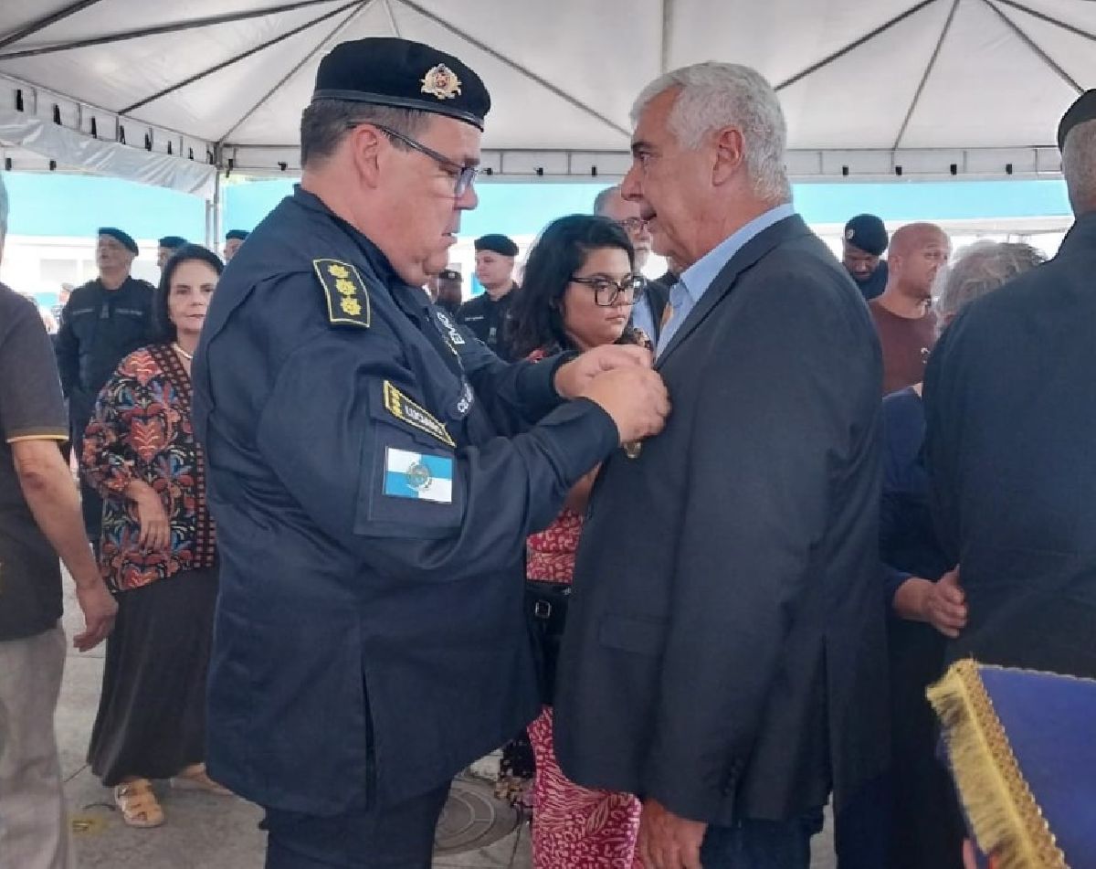 Polícia Militar homenageia presidente do HotéisRIO