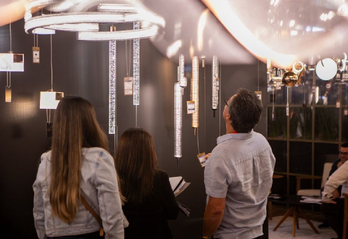 Indústria da iluminação comparece em peso ao Museu da Língua Portuguesa para marcar o lançamento oficial da Expolux 2026