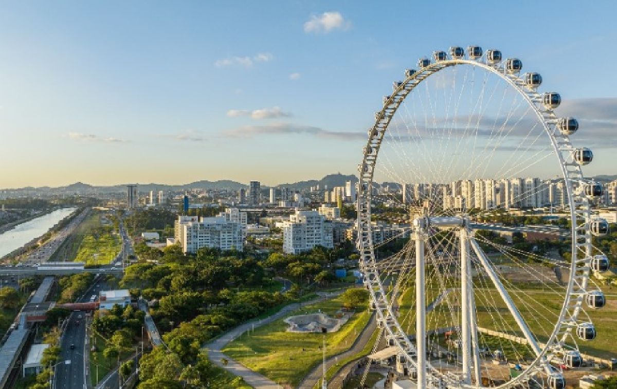 Roda Rico atrai visitantes que escolhem a roda-gigante para comemorar aniversários