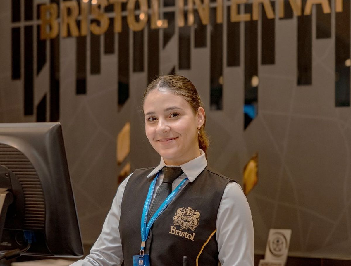 Fim das fichas de papel: Rede Bristol antecipa transição para check-in digital obrigatório no Brasil