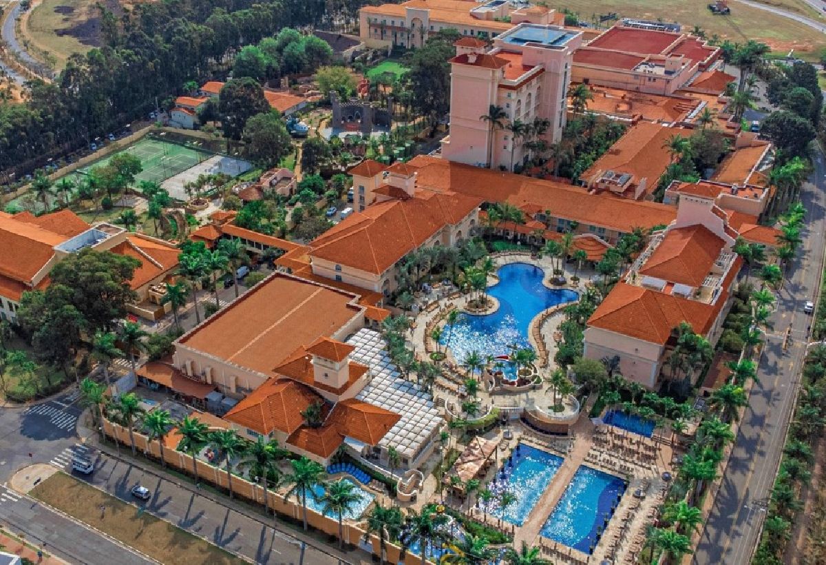 Royal Palm Plaza Resort leva experiência medieval para o feriado de 1º de Maio