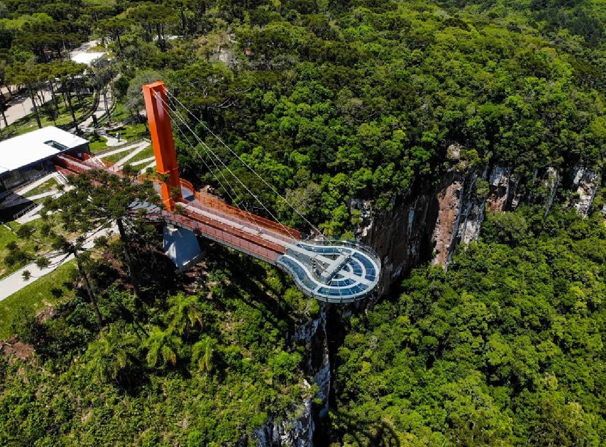 Skyglass Canela capacita mais de 70 profissionais da hotelaria para fortalecer experiência turística na Serra Gaúcha