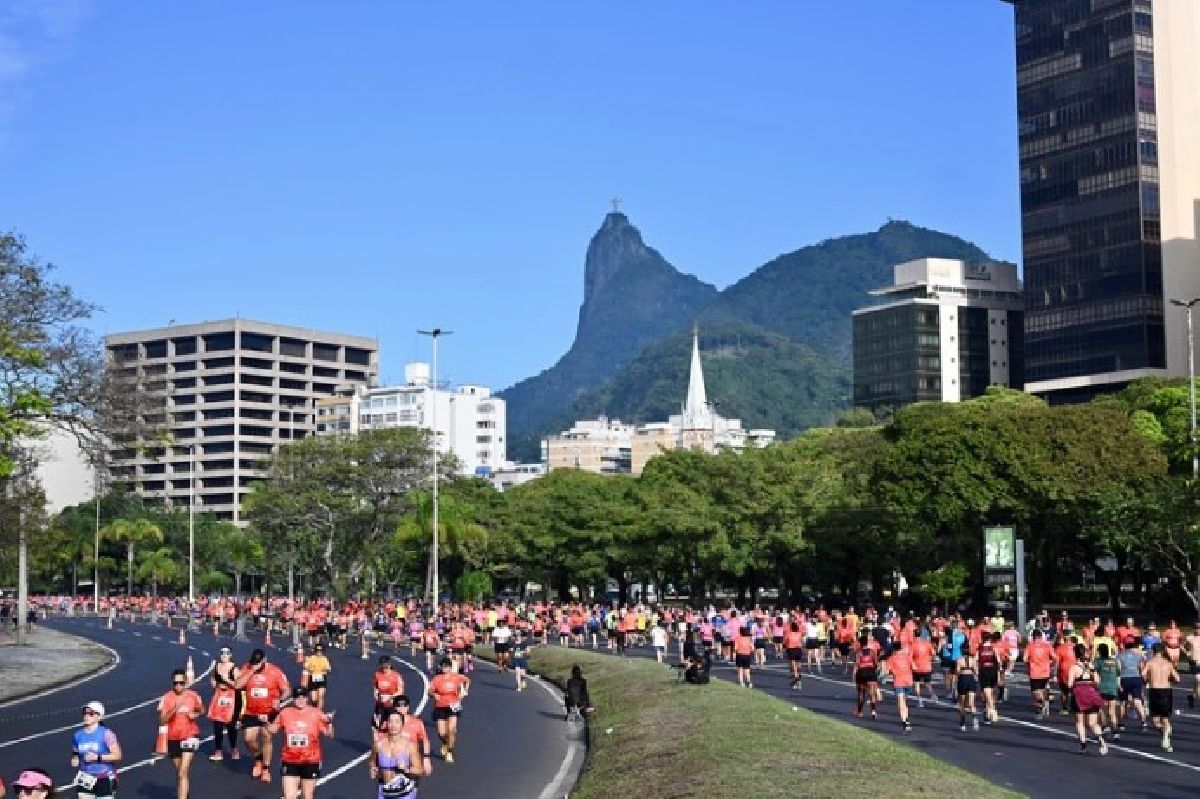 Feriado, turismo esportivo e Maratona do Rio impulsionam movimento turístico na capital fluminense