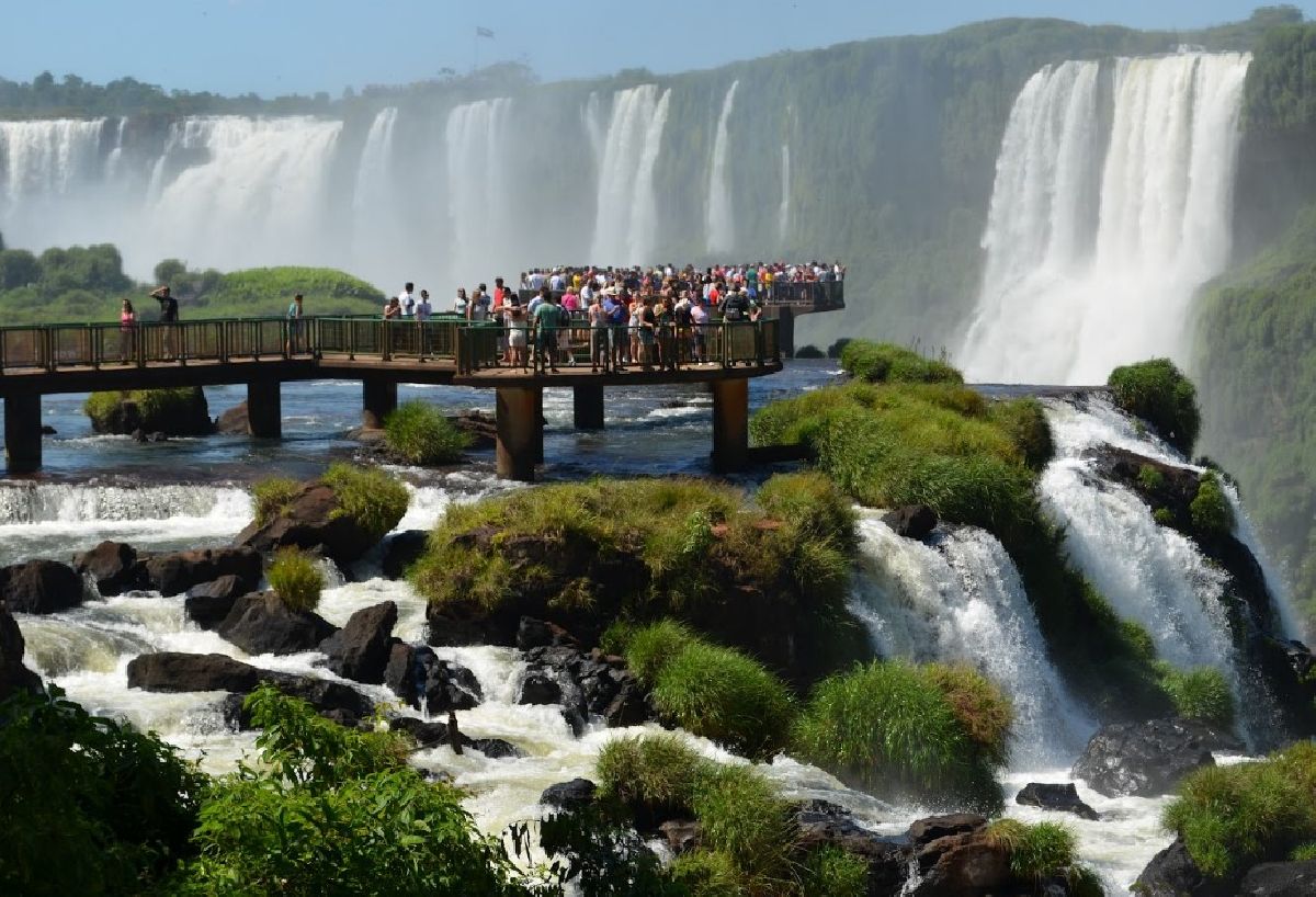 Masterop Operadora reúne mais de 100 agentes de viagens em famtour estratégico e imersivo em Foz do Iguaçu durante o FIT Cataratas 2026