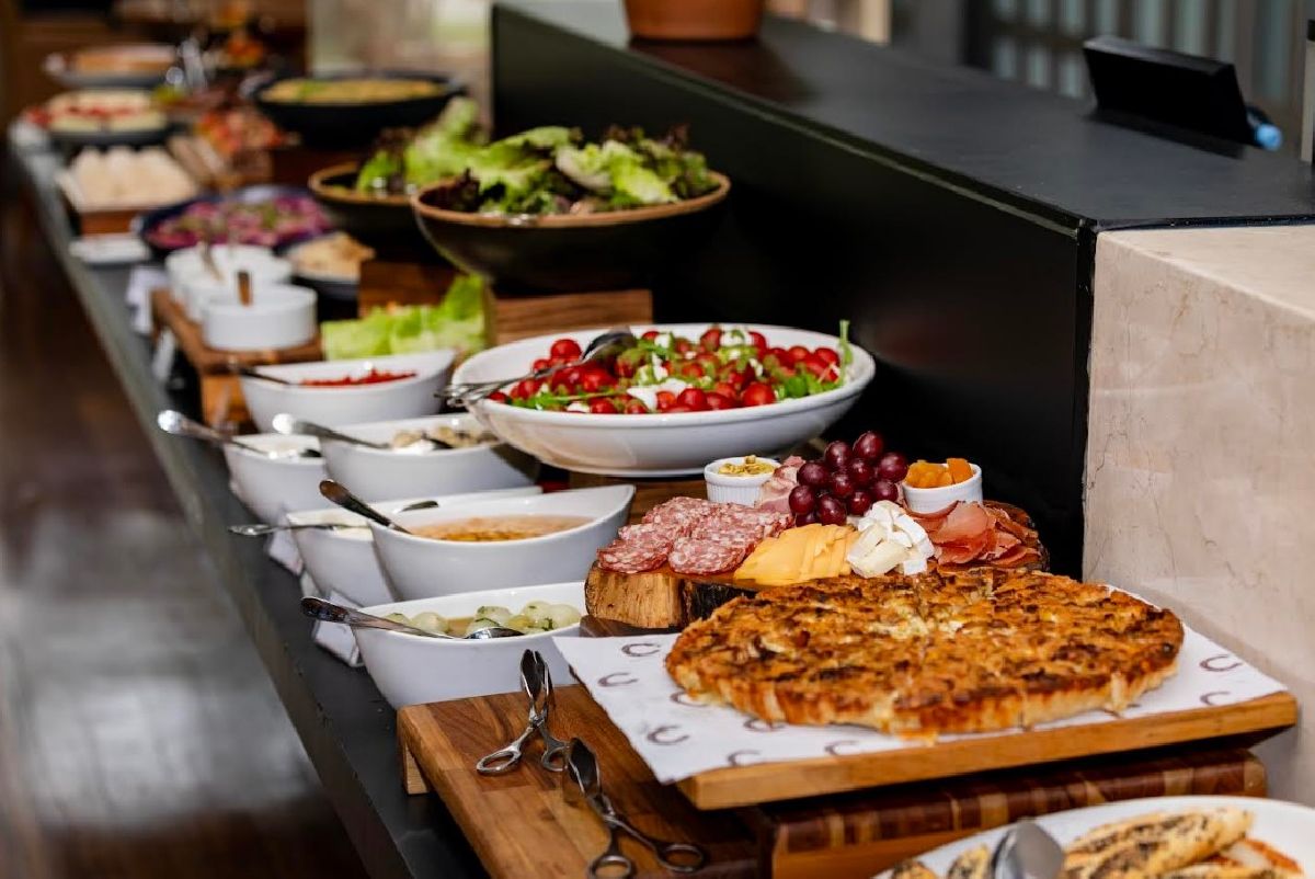Bar & Brasa do Grand Hyatt São Paulo terá transmissão da estreia do Brasil na Copa
