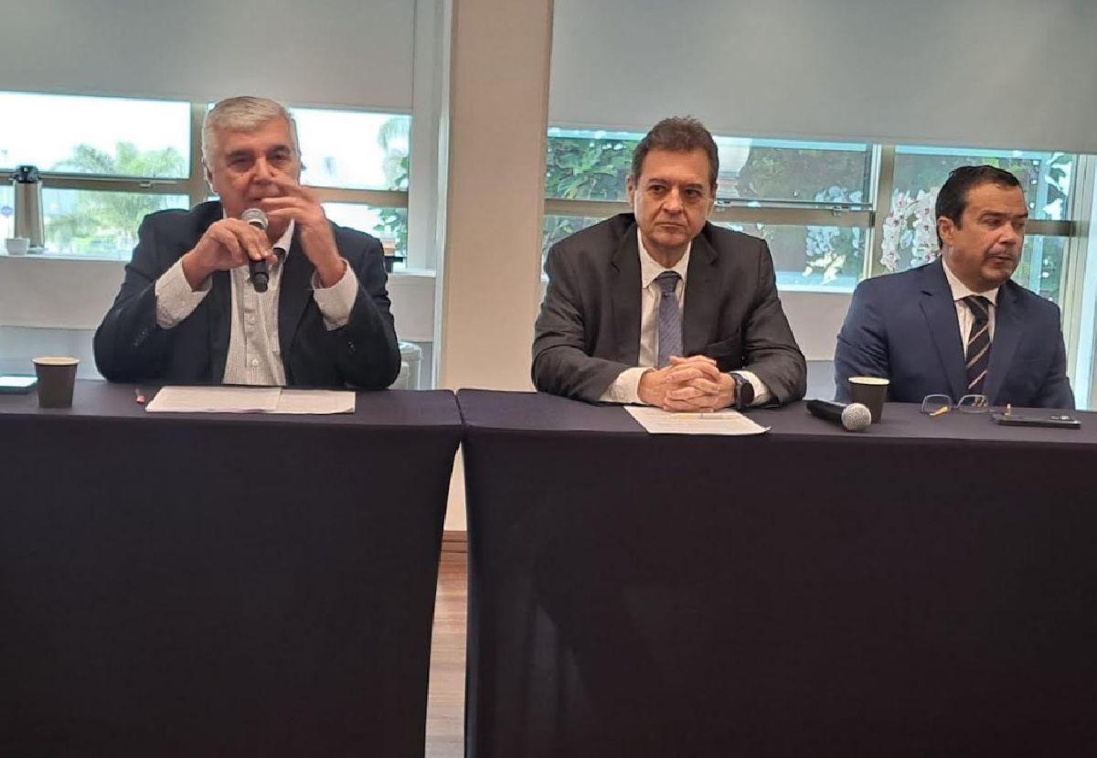 José Domingo Bouzon é reeleito presidente da ABIH-RJ   