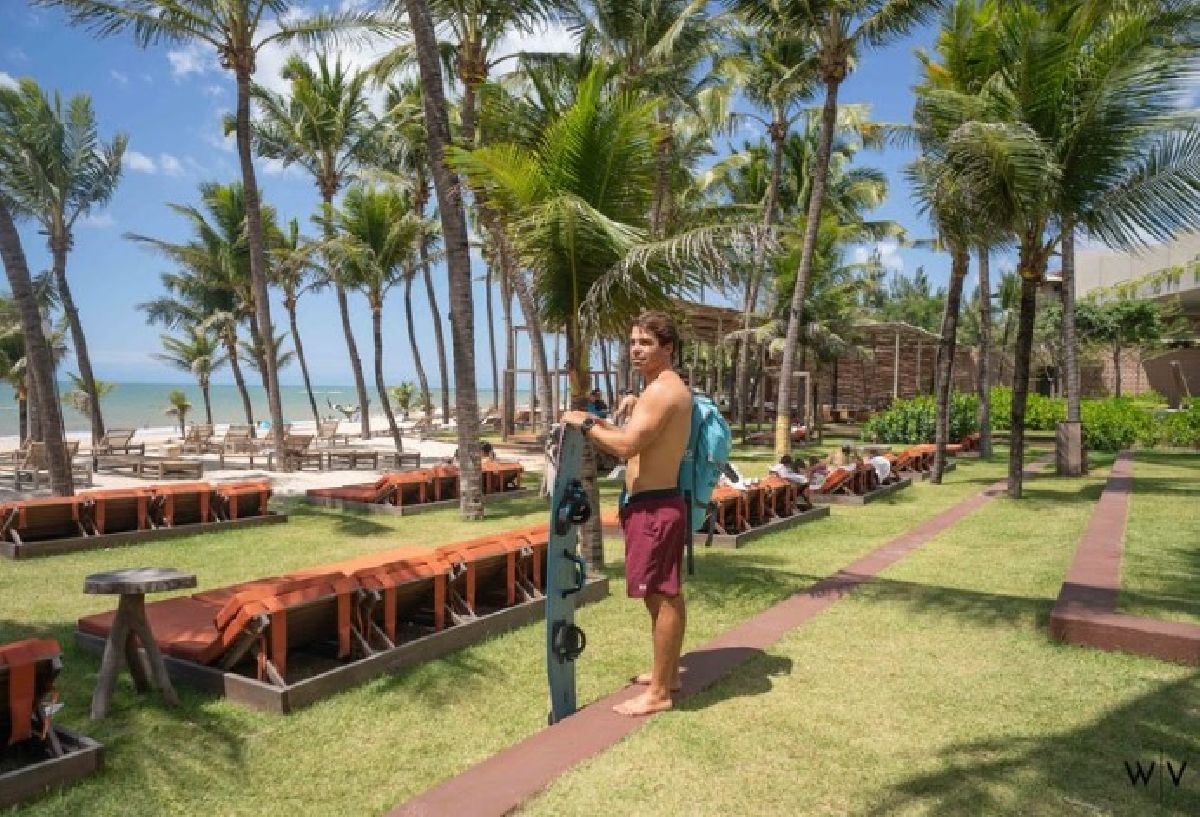 Cumbuco entra na temporada de ventos fortes e atrai praticantes de kitesurf de todo o mundo
