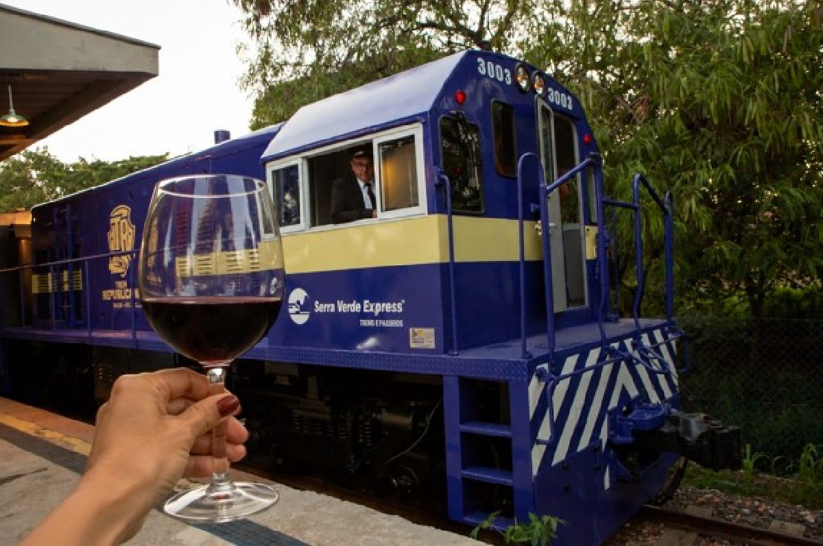 Trem da República lança 