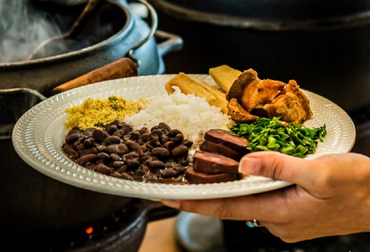 Feijoada, samba e diversão para as crianças: Yvá transforma o sábado em programa para toda a família