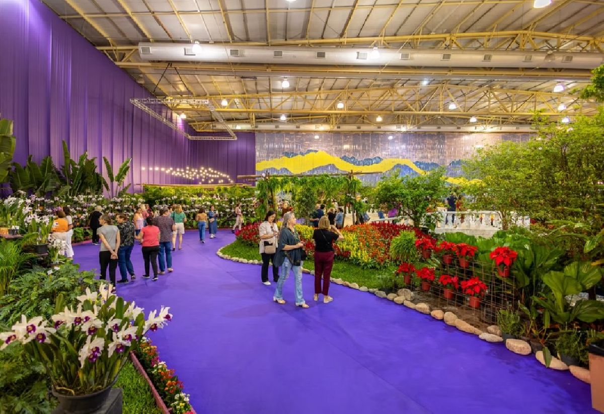 Joinville apresenta Natal e Festa das Flores em uma das principais feiras de turismo da América Latina