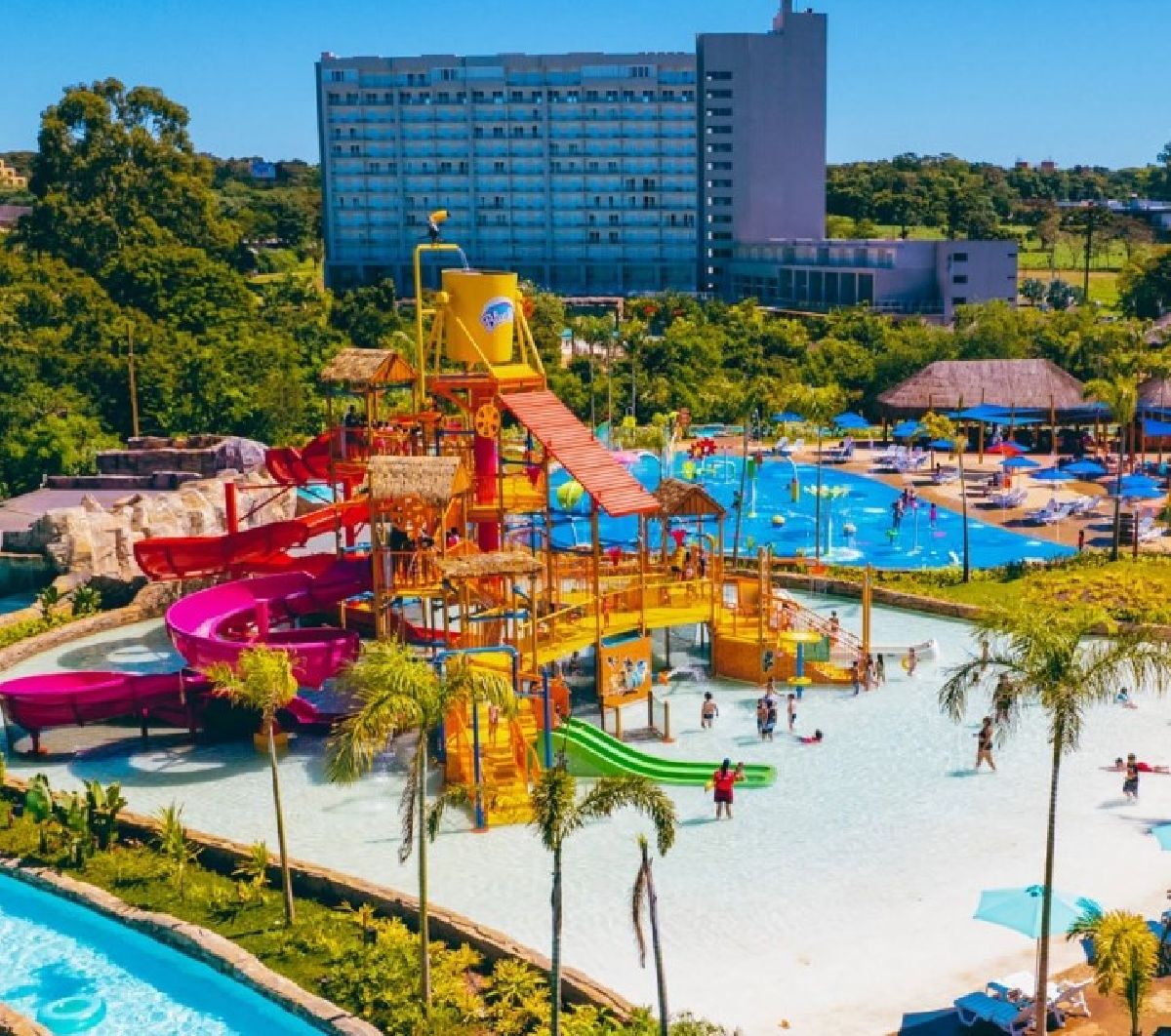 Blue Park leva sertanejo à praia com shows de três artistas em outubro