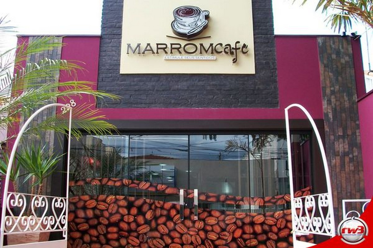 Marrom Café