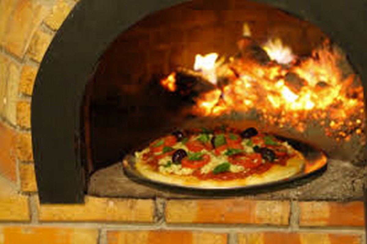 Pizzaria Forno A Lenha