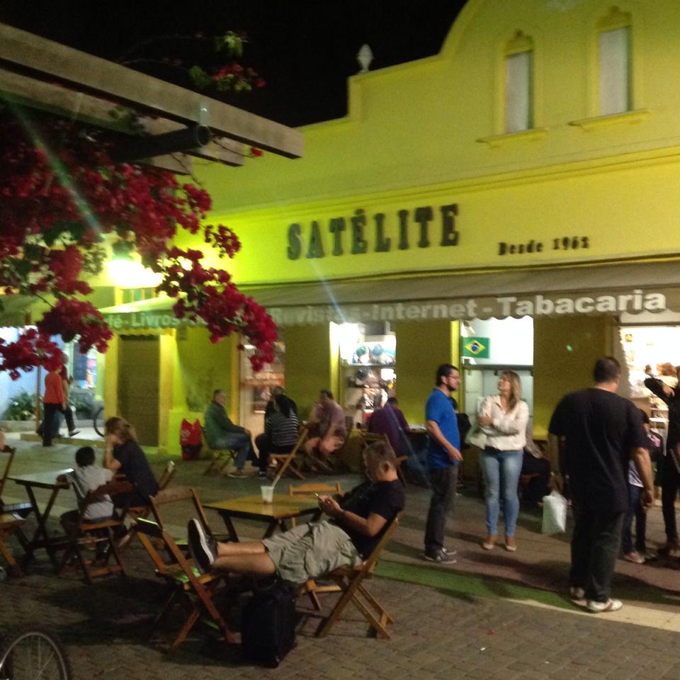 Satélite Livraria e Cafeteria