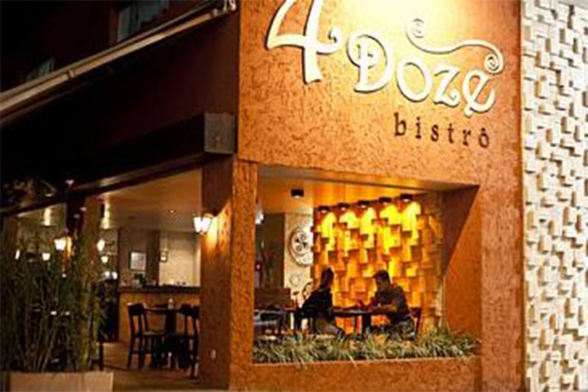 4Doze Bistrô Café