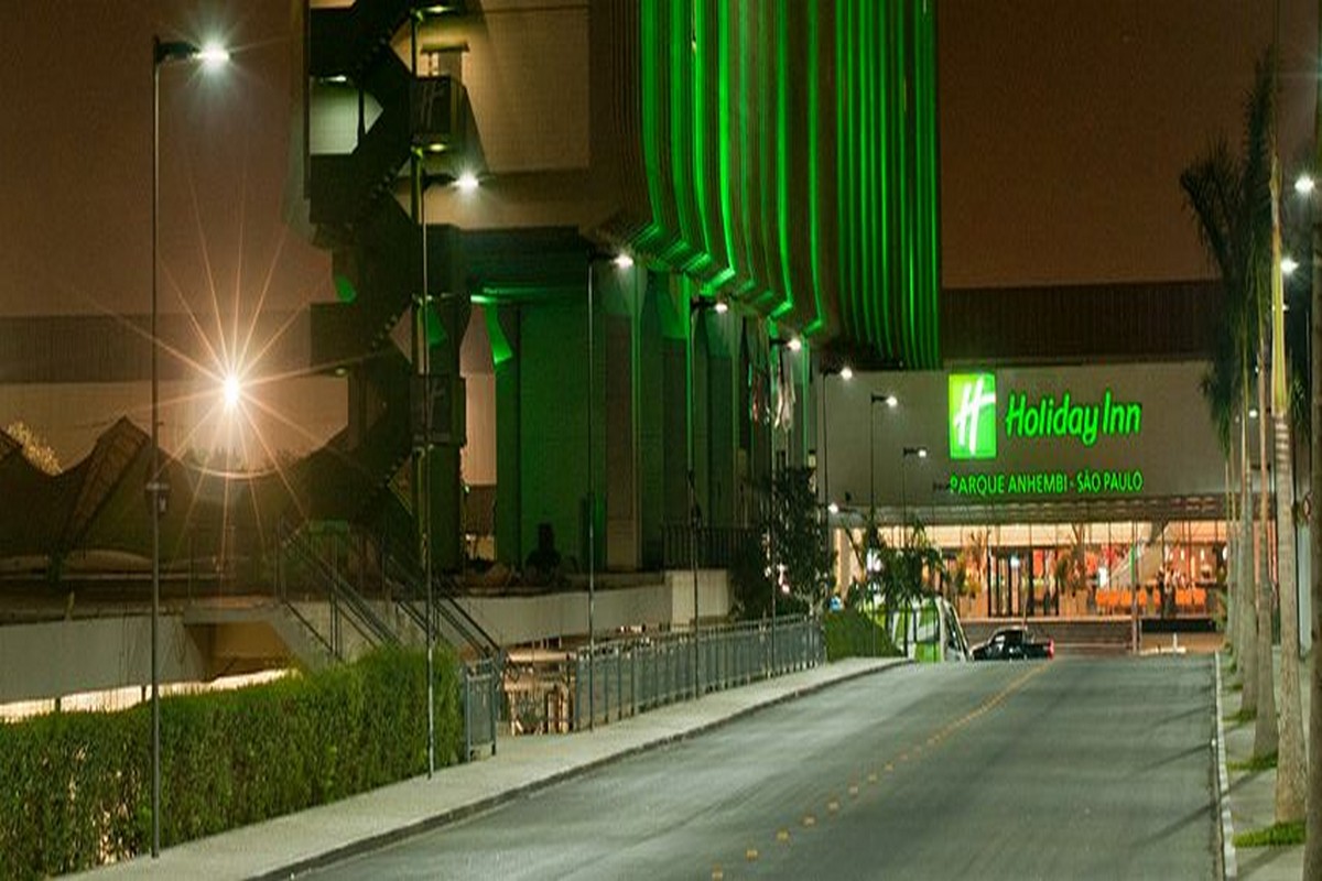 HOLIDAY INN PARQUE ANHEMBI