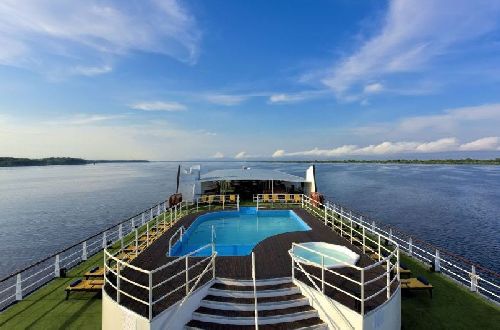 CURTA AS BELEZAS DA AMAZÔNIA A BORDO DO HOTEL FLUTUANTE IBEROSTAR HERITAGE GRAND AMAZON 
