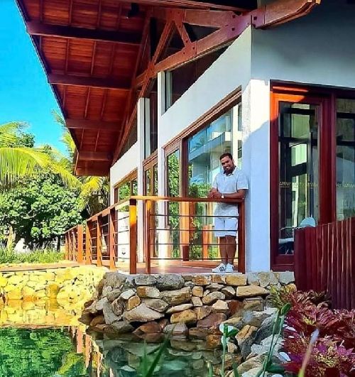 MORADOR DE PORTO DE GALINHAS, NETO DE CHE GUEVARA COMPARTILHA AS BELEZAS DO LITORAL EM SEU INSTAGRAM 