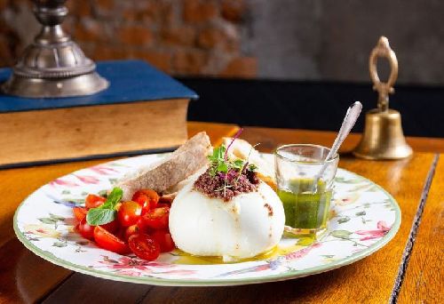 ROTEIRO GASTRONÔMICO: ONDE COMER BURRATA EM SÃO PAULO 