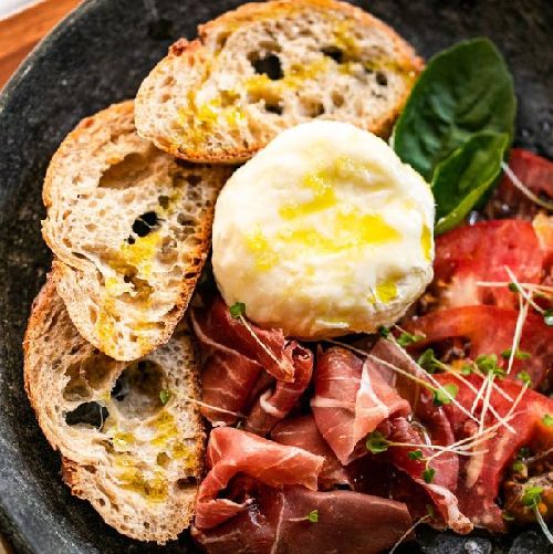 ROTEIRO GASTRONÔMICO: ONDE COMER BURRATA EM SÃO PAULO 